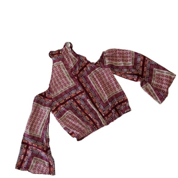 Everly Bohemian Cold Shoulder Crop Bell Sleeve Halter Top Small - Picture 3 of 9